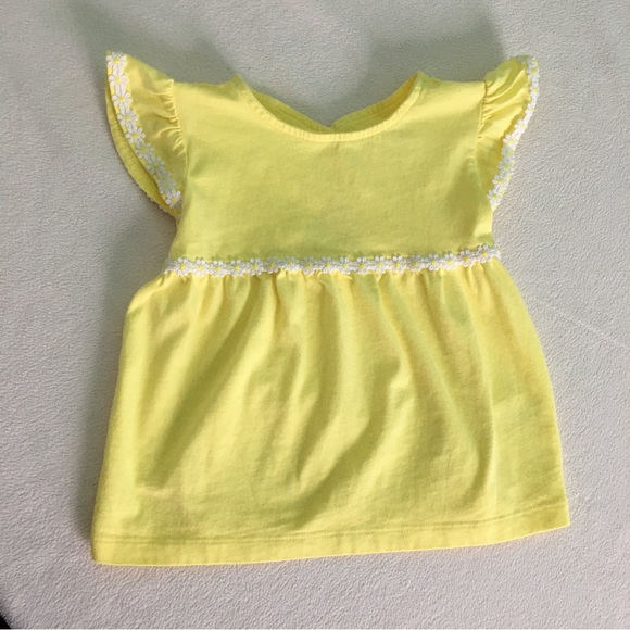 🌼 Yellow Daisy Top with Trim by Carter's 🌼 - Picture 1 of 10